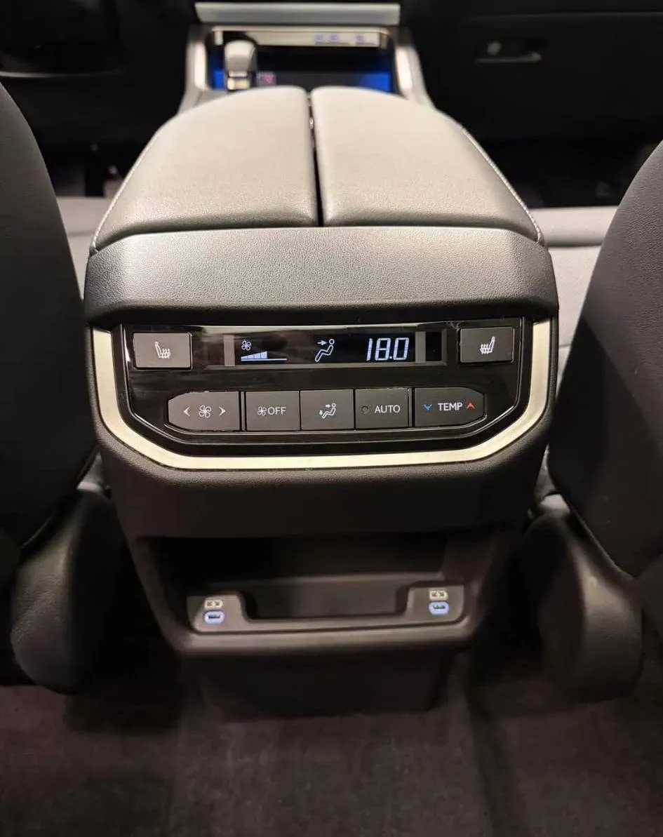Lexus TX 350